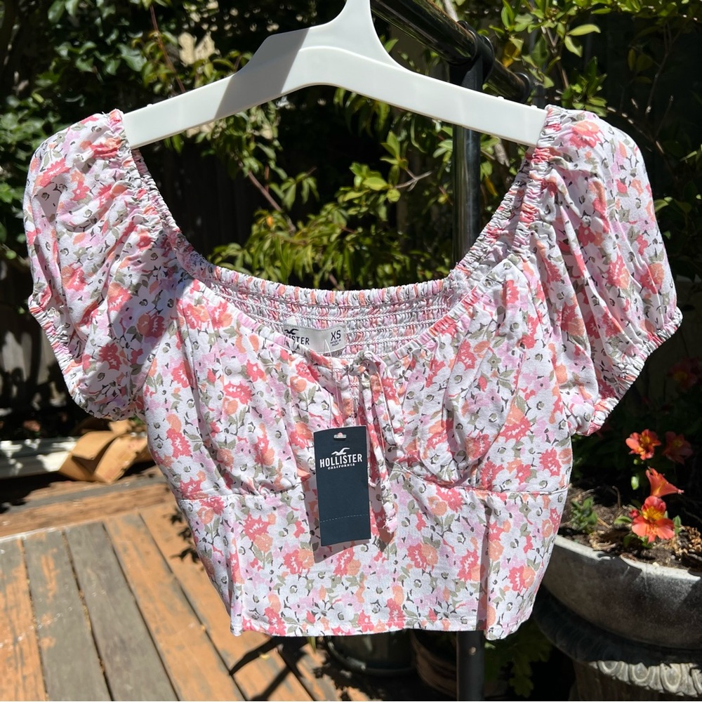 Hollister Puff Sleeve Pink and White Floral Crop Top Blouse Size XS